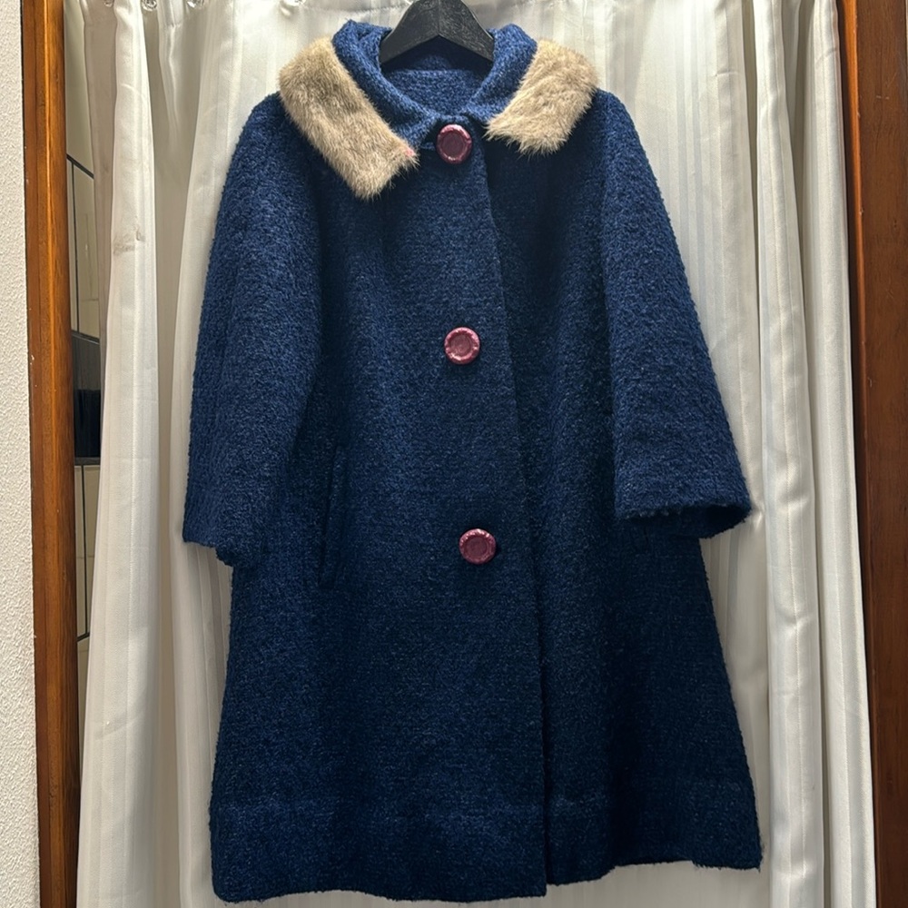 Handmade Vintage Mod swing coat 3/4 sleeves and real fur collar.